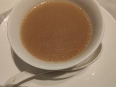 三果龙皇杏煲鸡汤半例-金悦轩海鲜酒家(南宁店)