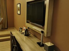 -西安大雁塔科技大学地铁站亚朵酒店