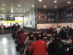 大堂-牛一嘴·兰州牛肉面·大盘鸡(财富中心店)