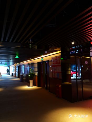 其中三号厅只有不到六十个座位