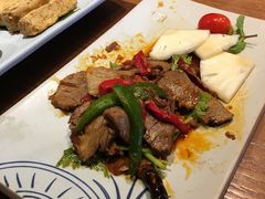 -云海肴·汽锅鸡·云南菜(天山百盛优客店)