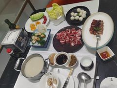 -红鼎豆捞·非遗鲍皇汤火锅(宝丰路店)