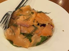 蔬菜色拉配烟熏三文鱼-La Tavernetta(Bar à Vin)(乌鲁木齐路店)