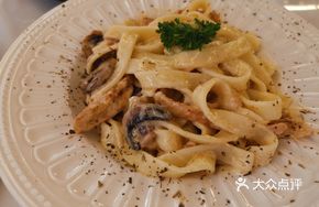 Cream Sauce Fettuccine