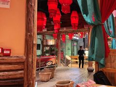 -老滇山寨•云南特色菜•地方菜•民族风情歌舞表演(金碧店)