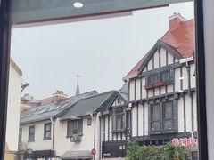 -钟书阁(松江泰晤士小镇店)