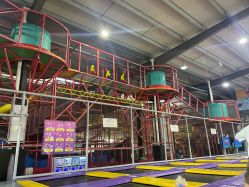 -趣玩空间蹦床乐园(临平旗舰店)