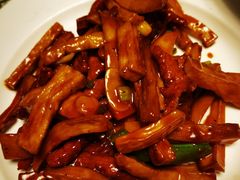 烧汁鲜菌炒牛柳-画臻楼.家宴.融合菜(锦业路店)
