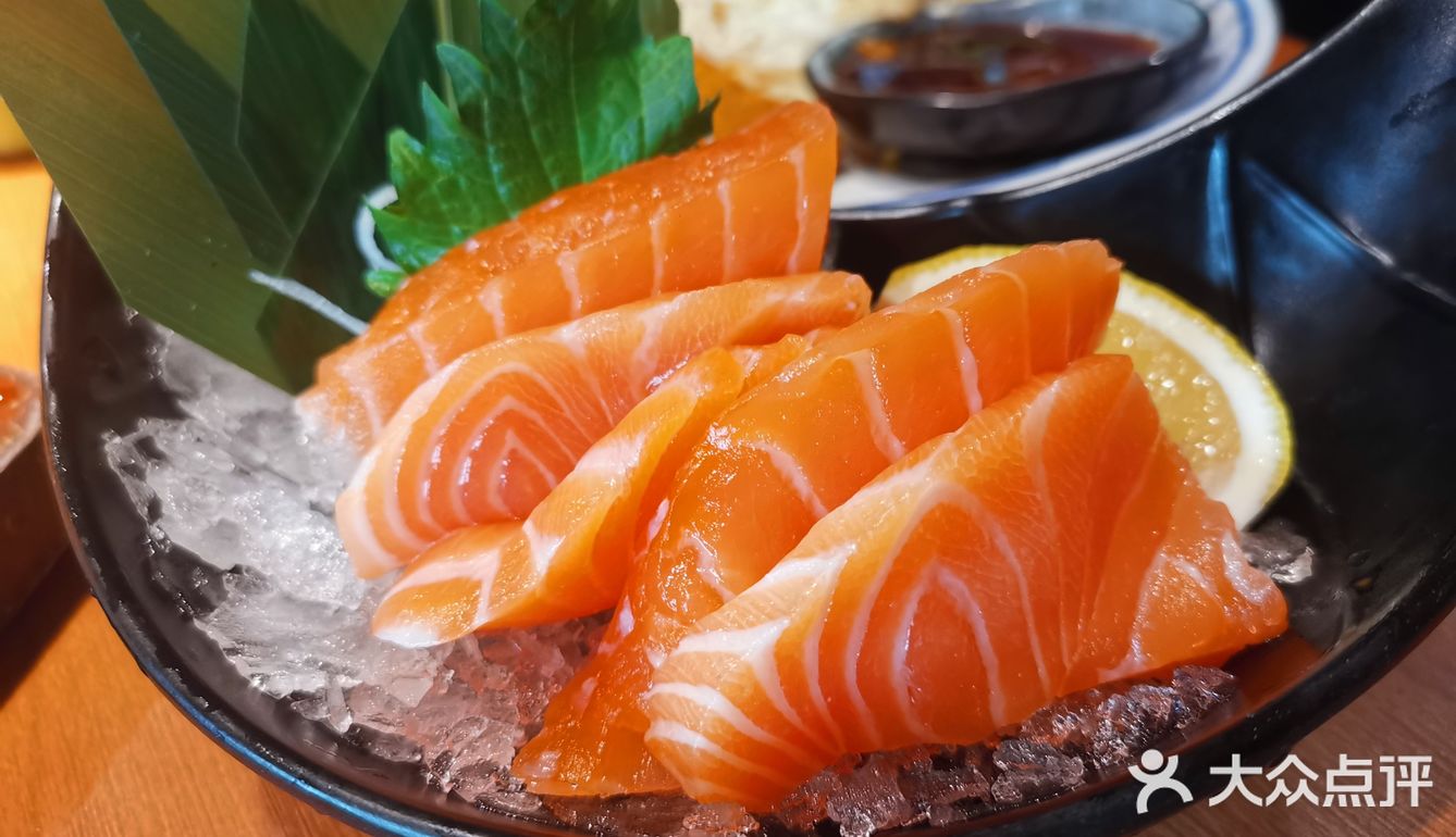 春天来了！🌿就该来一盘三文鱼🍣