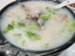 -东豪园林海鲜酒家(南港路辅路店)