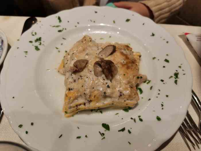 92人赞小兔子夏莉2020年2月28日打分逛完斗兽场99肚子饿到不行,过了