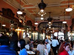 -Majestic Café