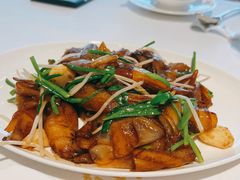 韭菜芽菜炒猪肠粉-花城苑广府菜(侨鑫店)