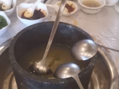 -鲁朗纳麦石锅鸡庄园