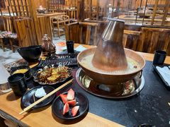 -果松木炭酸菜铜火锅·外婆参鸡汤