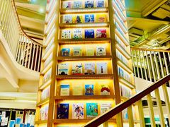 -猫的天空之城概念书店(北戴河蔚蓝海岸店)