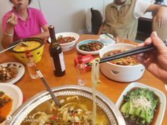 -有红鸡毛店·川菜(建设路店)