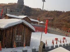 -采薇庄园四季滑雪场