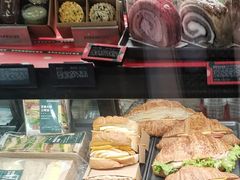 草莓红丝绒卷-星巴克臻选(湖滨道店)