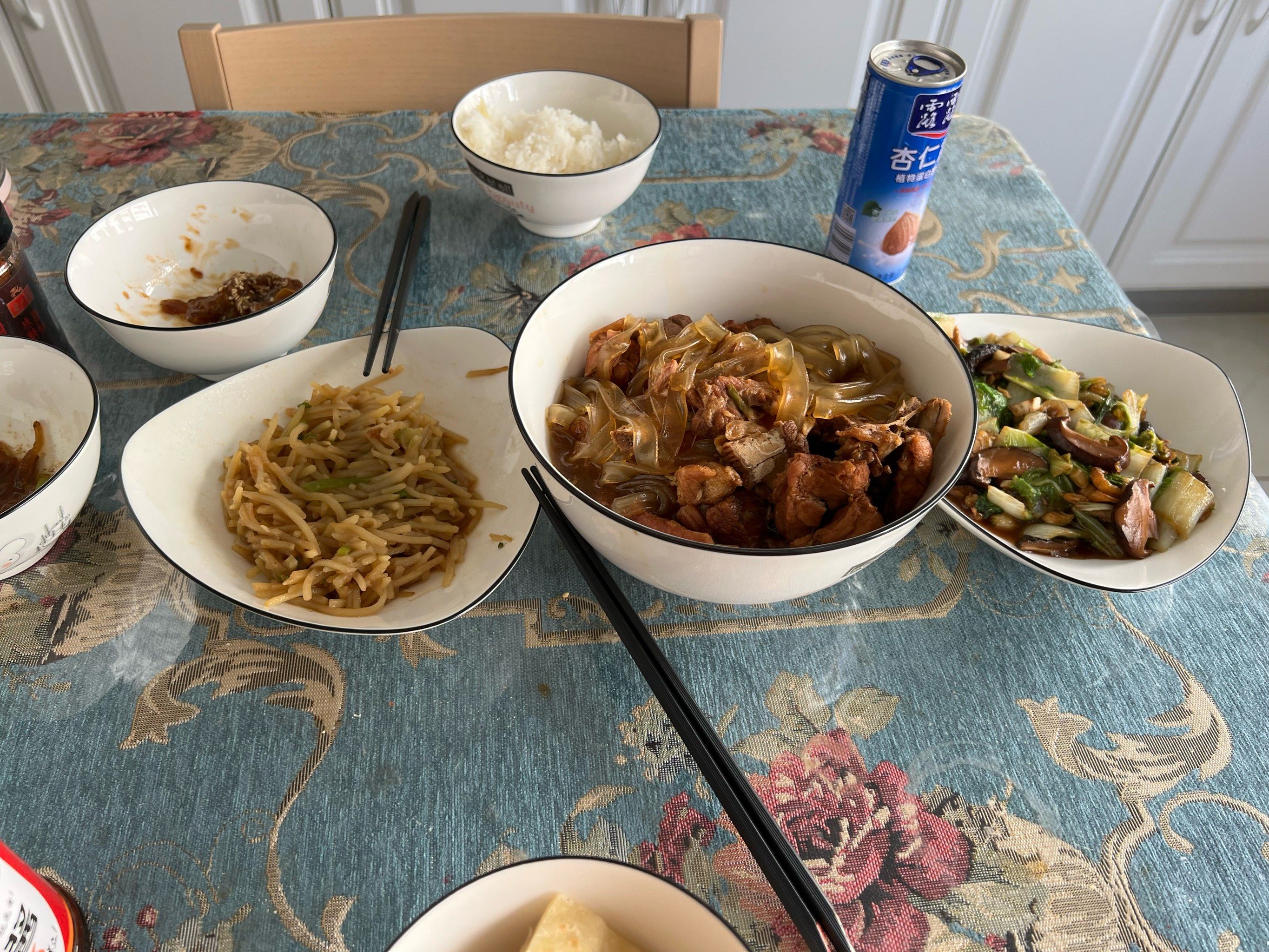 晚餐吃得丰盛满足