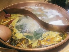 -洱火云南酸菜牛肉火锅(石景山当代商城店)