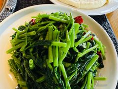 -侯志伟老街炒鸡(广济街店)