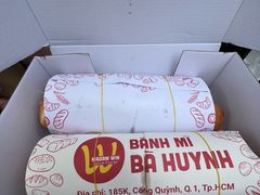 -Bánh Mì Huynh Hoa