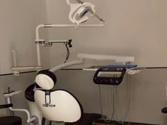 -瑞尔齿科(上海长风大悦城店)