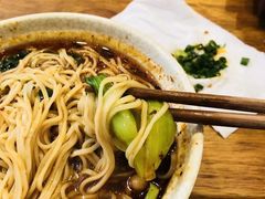 -渝之汇牛肉豌杂面