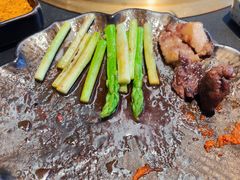 -铭牛烧肉·和牛海鲜自助(高新月牙湖店)