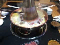 -果松木炭酸菜铜火锅·外婆参鸡汤