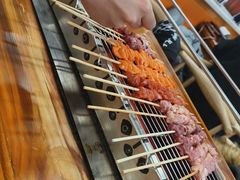 -哈尔滨小酒馆·鲜肉现穿自助烧烤(康新花园店)