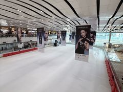 -冰纷万象滑冰场(沈阳万象城店)