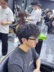 -藤野造型专业烫染接发