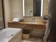 -广州汇华希尔顿逸林酒店