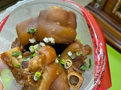红烧猪脚-喷水鸡肉饭(北港店)