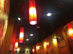 -愉肴麻辣香锅(中山路店)