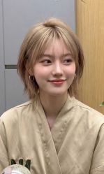 -镁连社·美联社