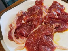 手切鲜羊肉-小花花炭火烤肉·十五年延吉风味(左家庄店)