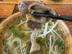 -正宗李家土鸡米线店