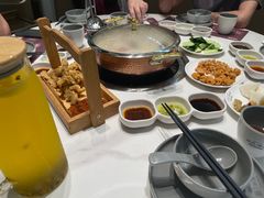 -洪氏嗨捞·广东猪肚鸡·椰子鸡火锅(西咸万象城店)