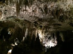 -波斯托伊纳溶洞