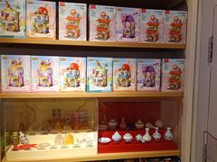 -名创优品(北京新中关购物中心地铁层店)