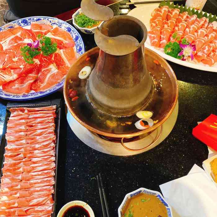 北京探店东来顺饭庄羊肉火锅北漂青年国庆宿北京胡同吃东来顺铜盘涮