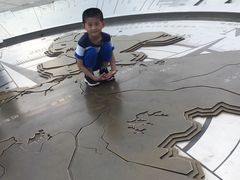-巴陵广场