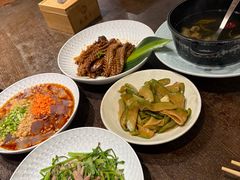 -魁盛居百年鲁菜馆(县西巷店)