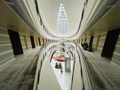 -上海滴水湖皇冠假日酒店