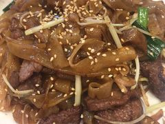 豉油皇干炒霜降牛河-千灯盛汇·头牌粤菜(致越优城店)