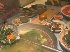 -左庭右院鲜牛肉火锅(金山万达店)