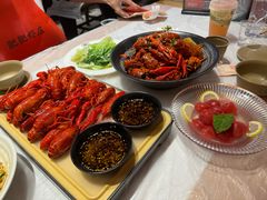 -肥肥虾庄·金牌油焖大虾(首义路店)